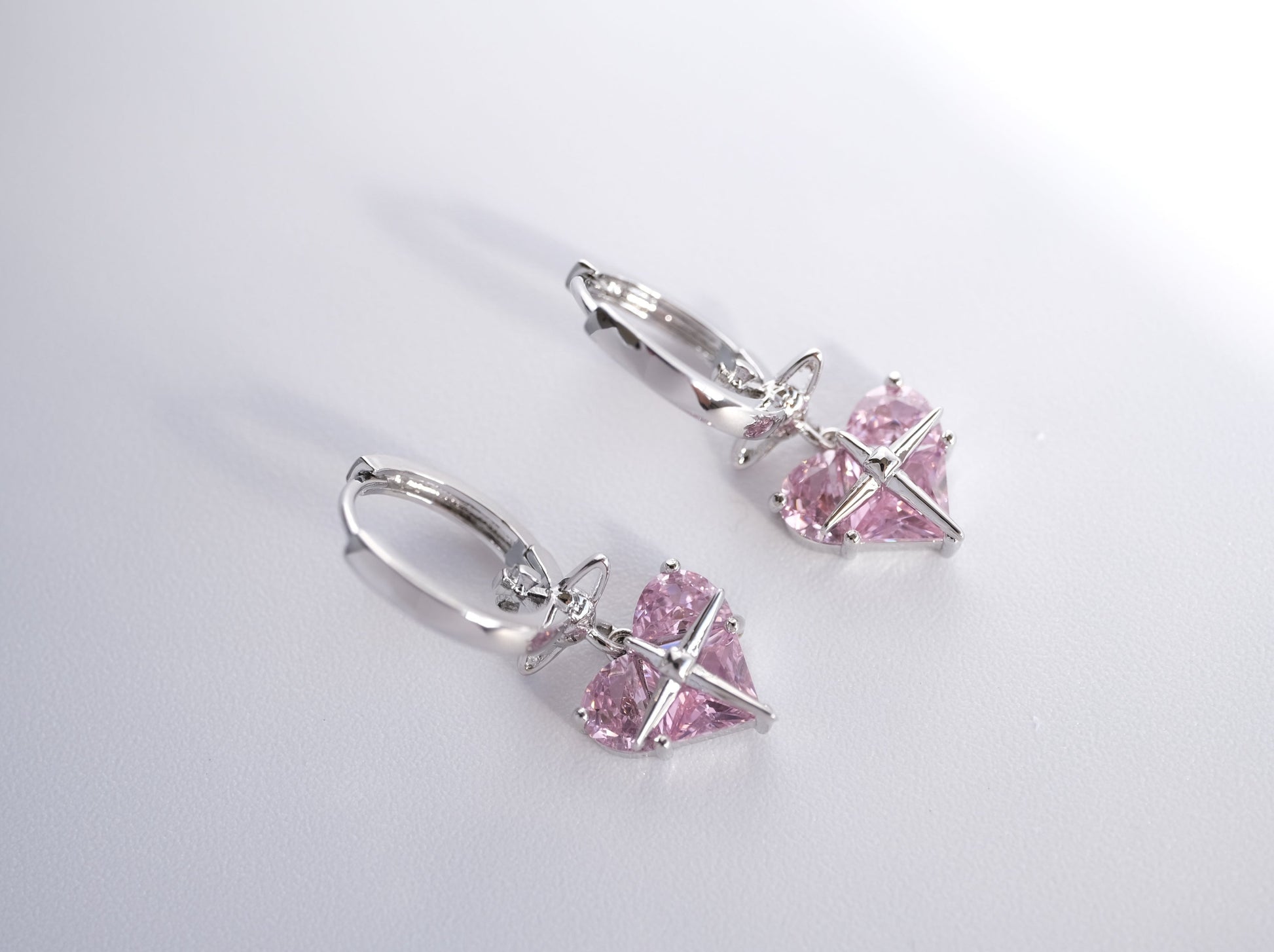 Pink Heart Dangle Earring, Detail