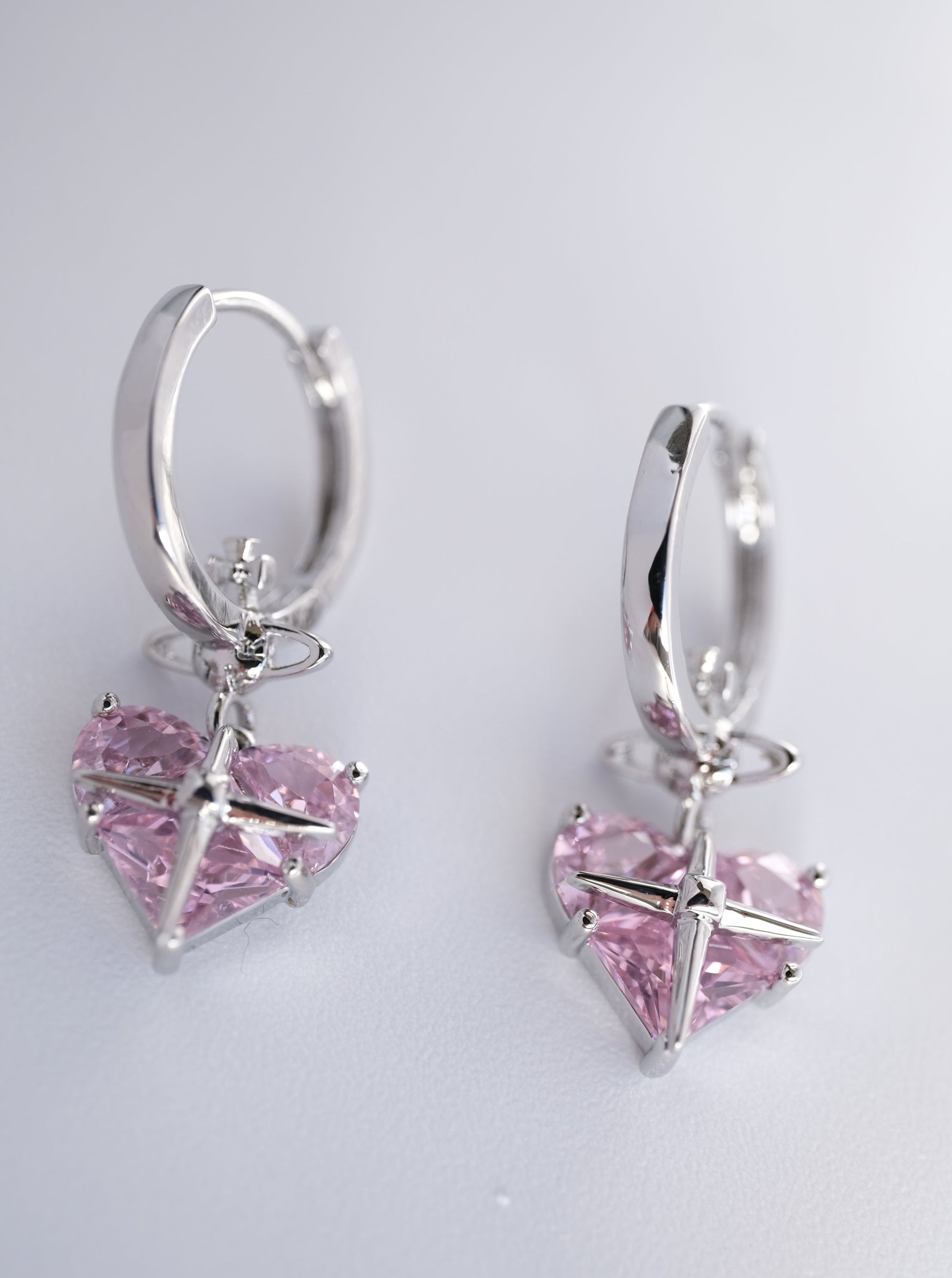 Pink Heart Dangle Earring, Detail