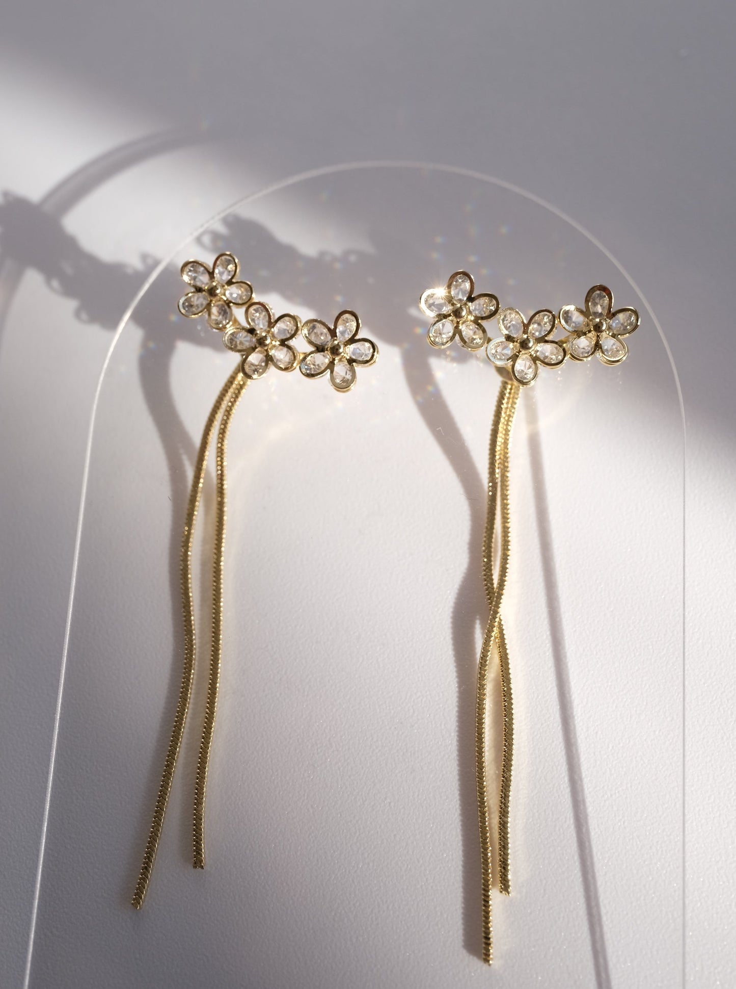 Three Daisy Tassel Earring, Detail