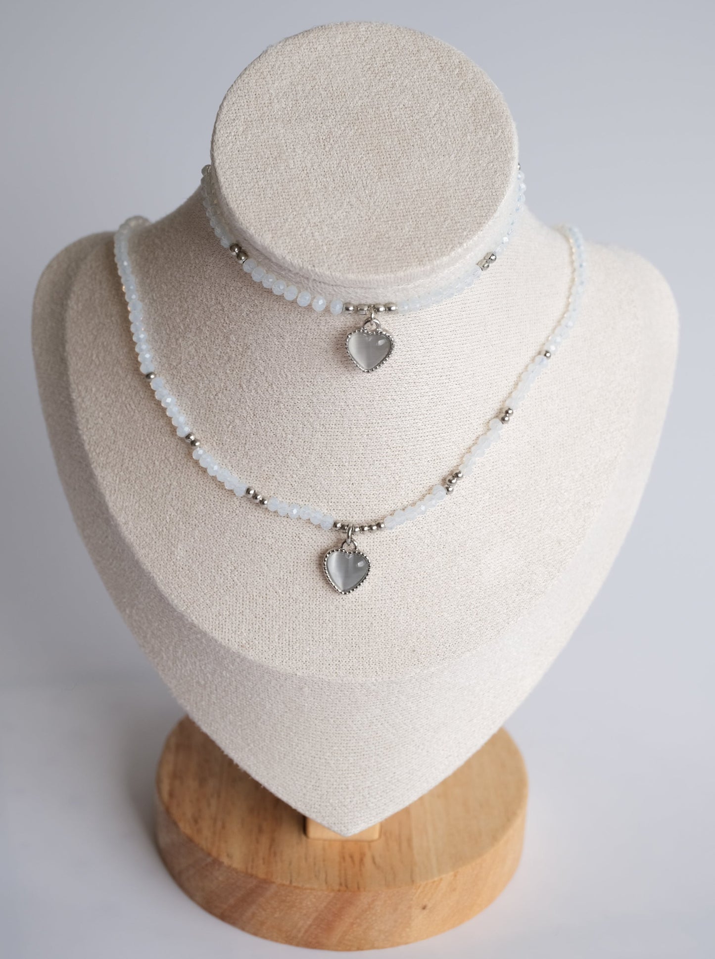 White Heart Beaded Necklace and Bracelet Set, Detail