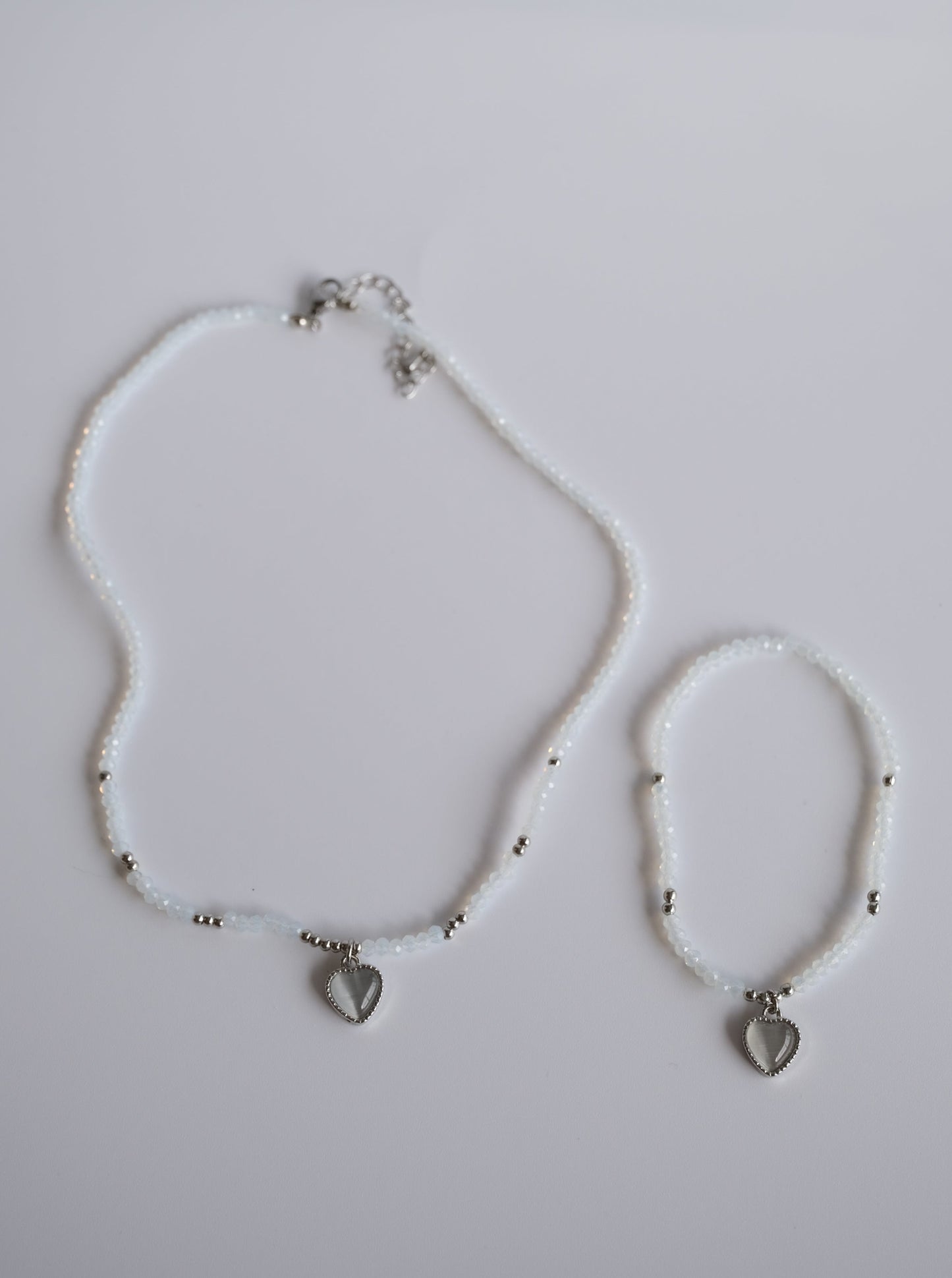 White Heart Beaded Necklace and Bracelet Set, Detail