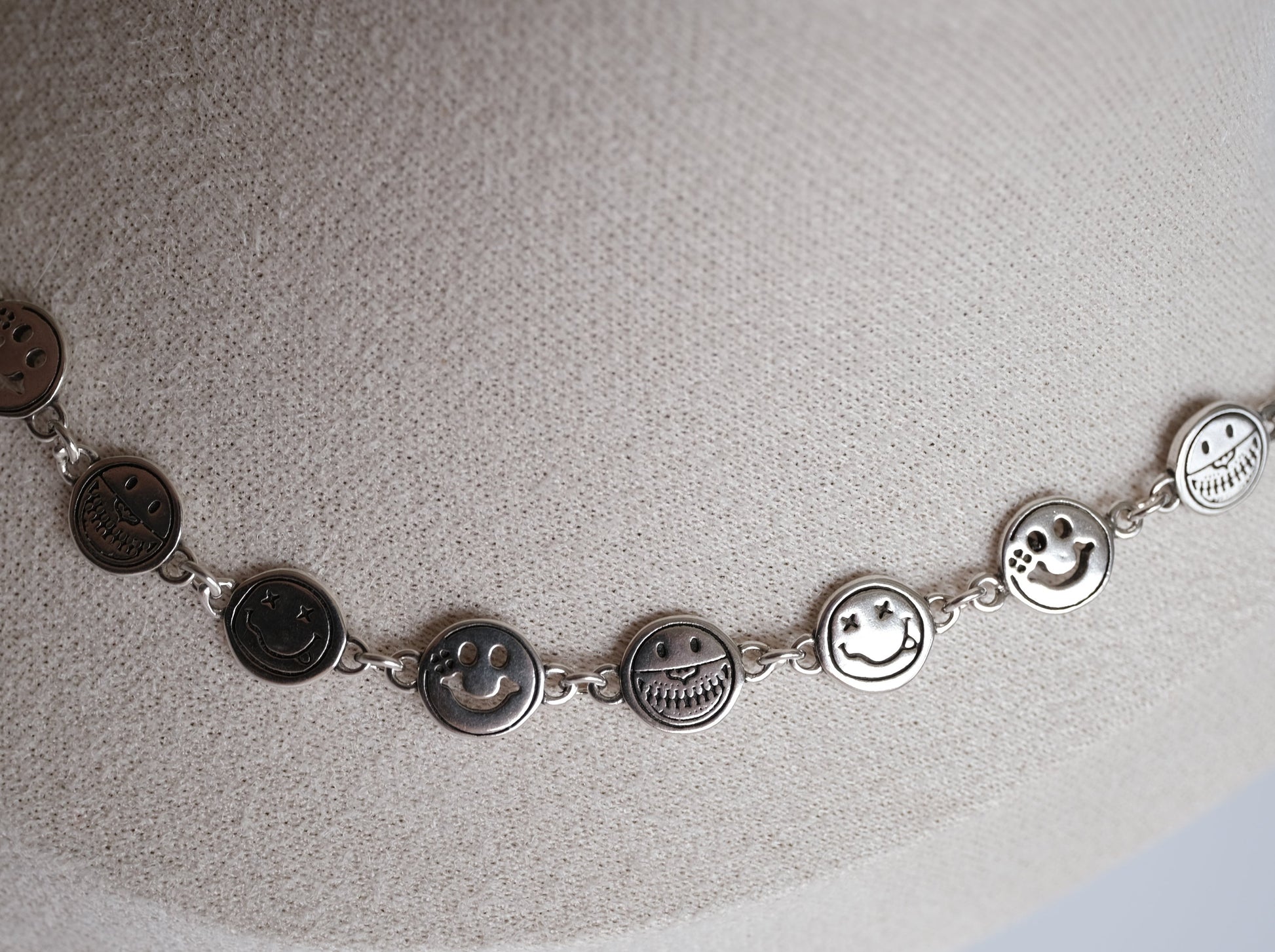 Smiley Necklace, Detail