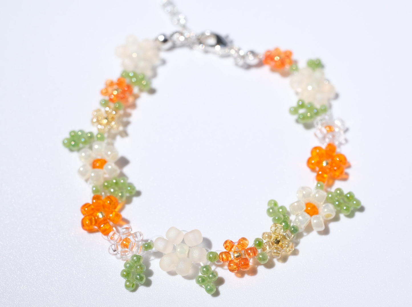 Orange Burst Flower Beaded Bracelet, Detail