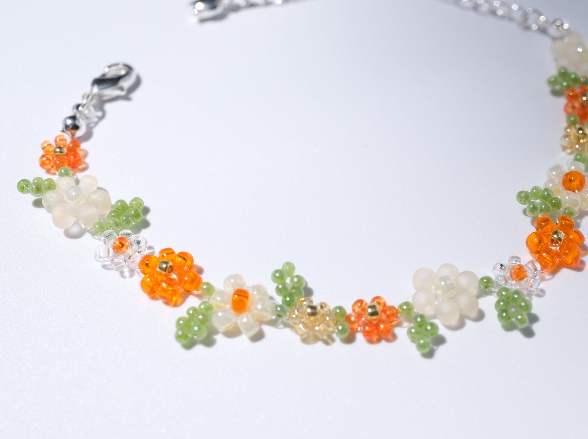 Orange Burst Flower Beaded Bracelet, Detail